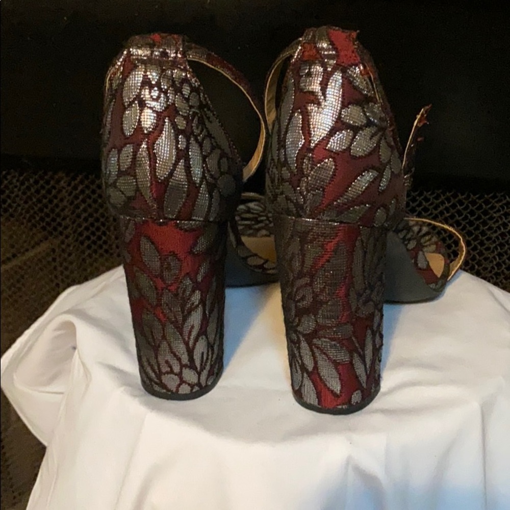 heels - Picture 5 of 7